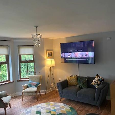 Cheerful 4-Bed Townhouse In Centre Of Newcastle Villa นิวคาสเซิล ภายนอก รูปภาพ