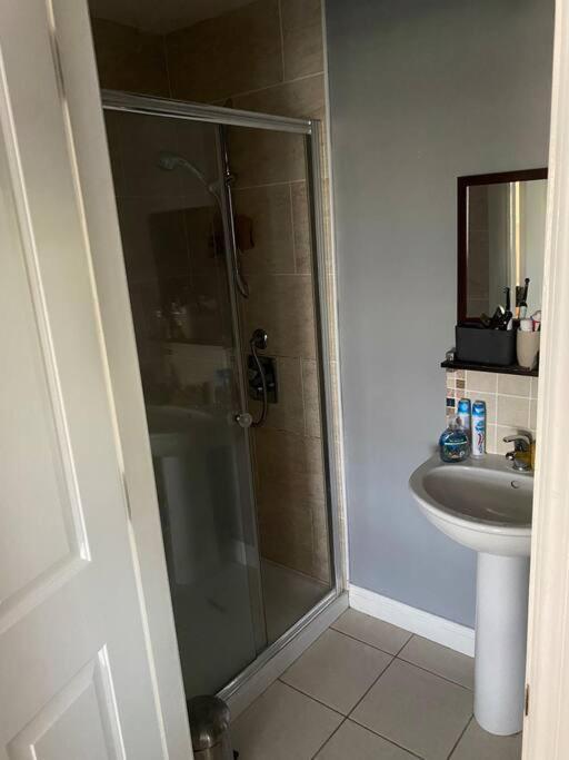 Cheerful 4-Bed Townhouse In Centre Of Newcastle Villa นิวคาสเซิล ภายนอก รูปภาพ