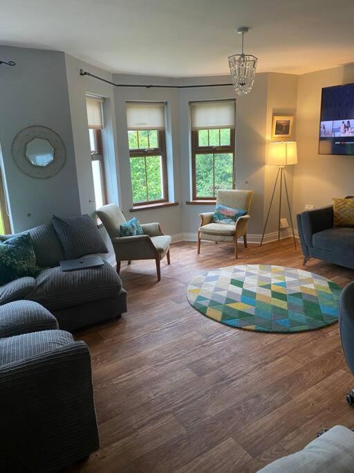 Cheerful 4-Bed Townhouse In Centre Of Newcastle Villa นิวคาสเซิล ภายนอก รูปภาพ
