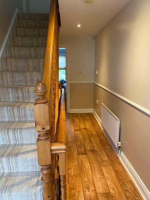Cheerful 4-Bed Townhouse In Centre Of Newcastle Villa นิวคาสเซิล ภายนอก รูปภาพ
