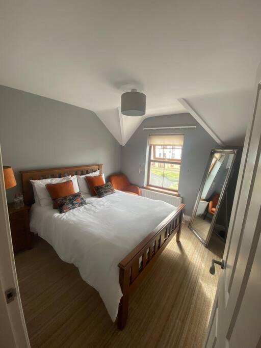Cheerful 4-Bed Townhouse In Centre Of Newcastle Villa นิวคาสเซิล ภายนอก รูปภาพ